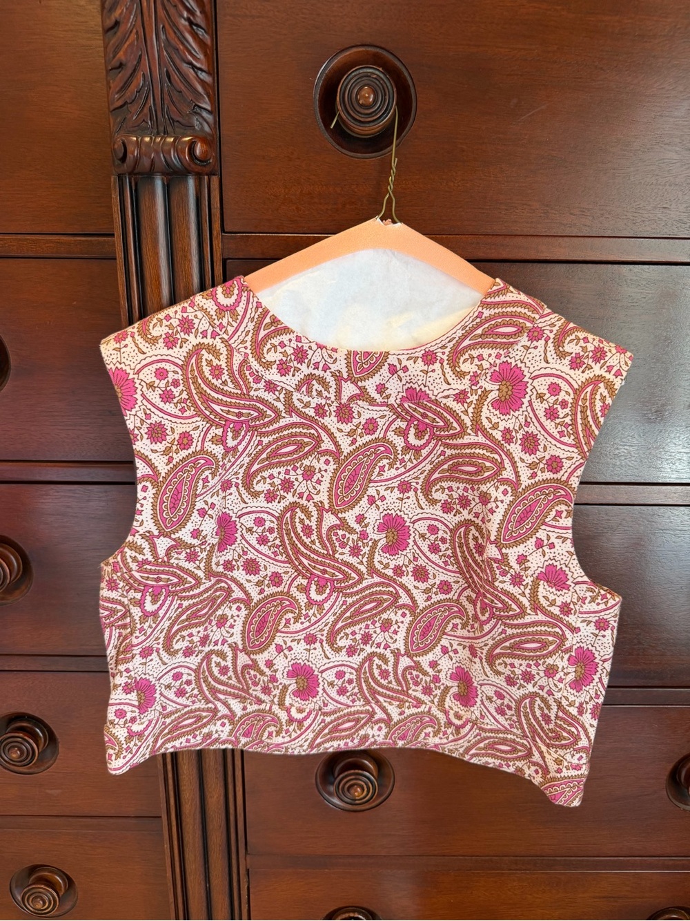 Pink Paisley Crop Shell Top - Women's Casual Chic